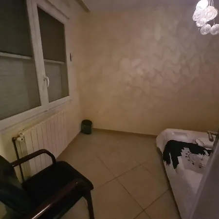 Large House Near Airport * Merignac (Gironde)