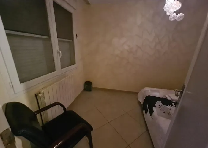 Large House Near Airport * Merignac (Gironde)