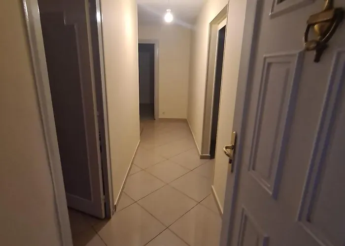 Large House Near Airport Villa *